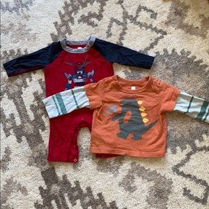 Set of 2 tea items- bodysuit and shirt